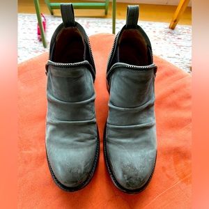 Fluevog Living Evers - Women's 12; Men's 10